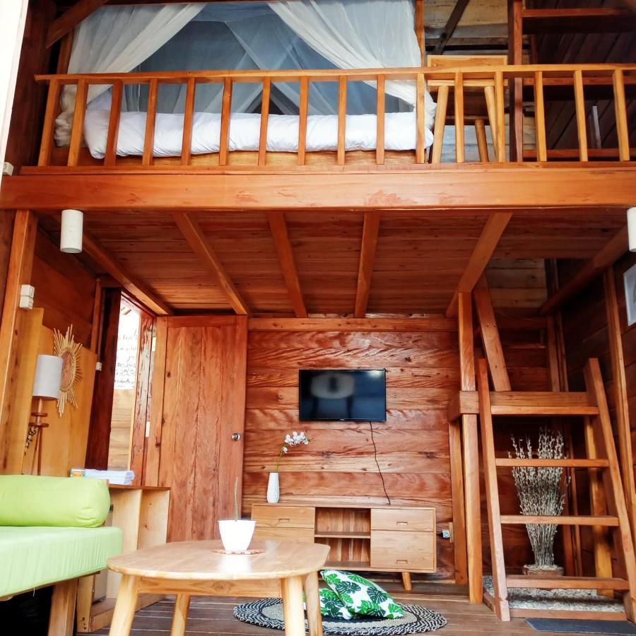 Sunset Moyo Bungalows Moyo Island Chambre photo