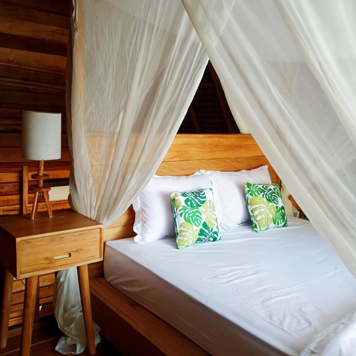 Sunset Moyo Bungalows Moyo Island Extérieur photo