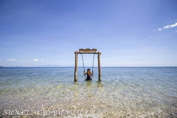 Sunset Moyo Bungalows Moyo Island Extérieur photo